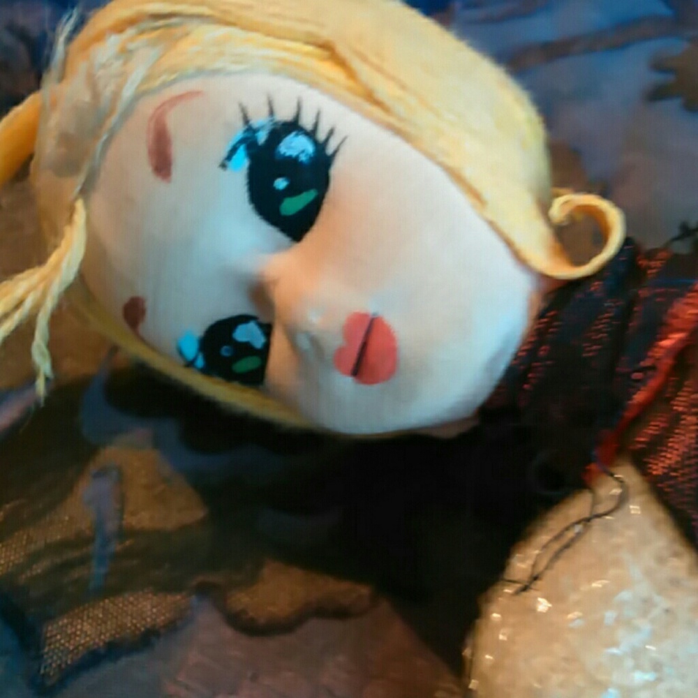 VINTAGE HANDMADE FASHION DOLLS - Picture 4 of 8